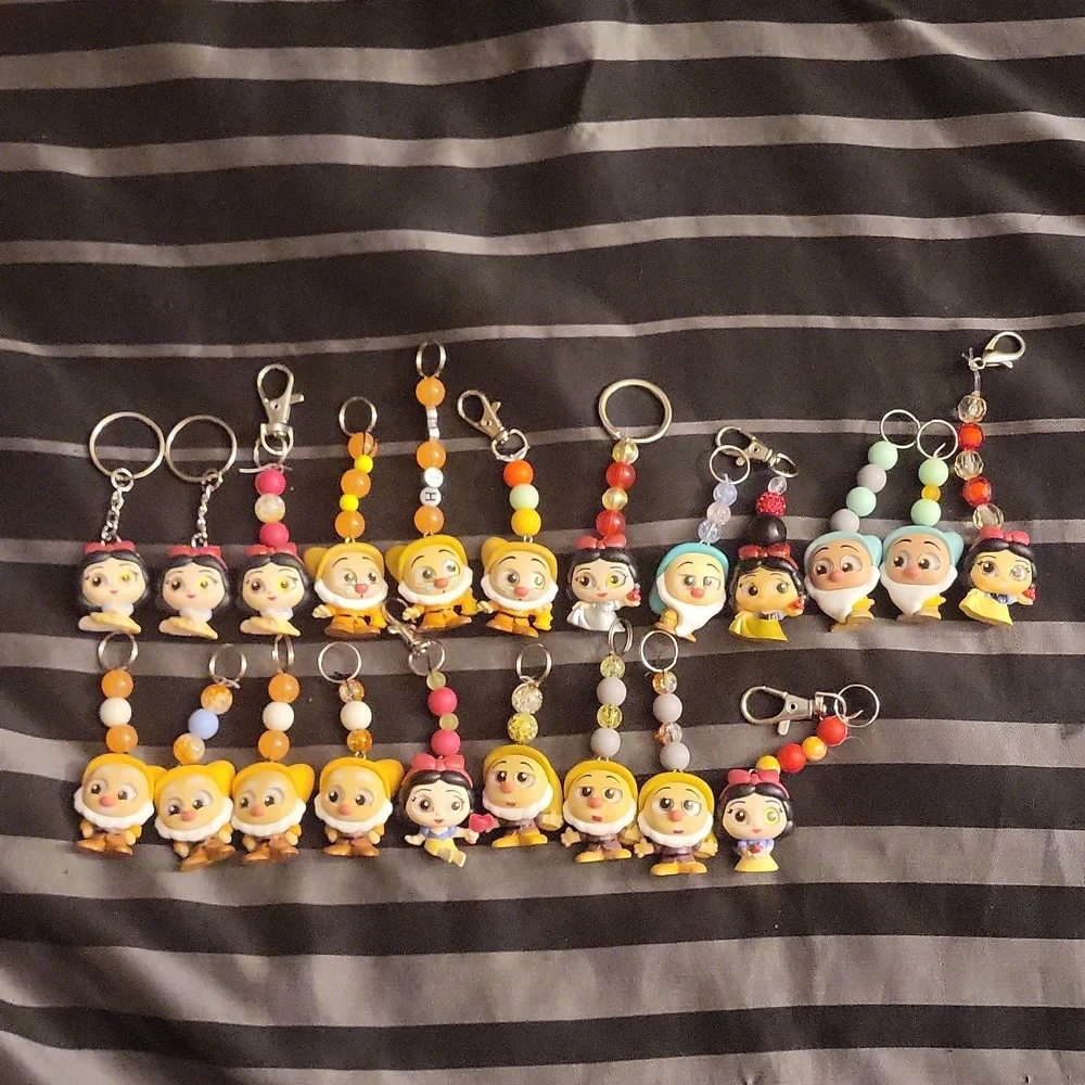Disney Keychains - Picture 1 of 1